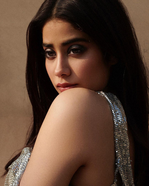 Janhvikapoor Beautiful Wallpaper HD Photo