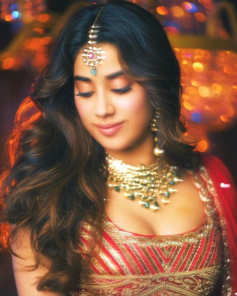 Janhvikapoor Beautiful Wallpaper HD Wp Dp