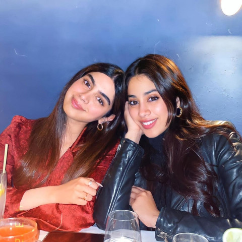 Janhvikapoor Beautiful Wallpapers Download Photo
