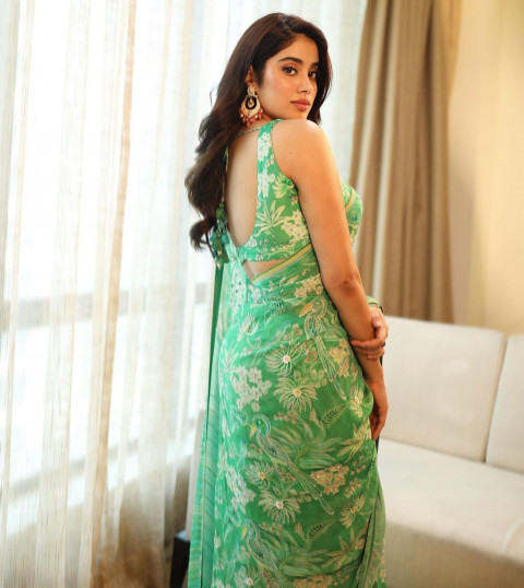 Janhvikapoor Cute Actress Wallpapers HD Pics