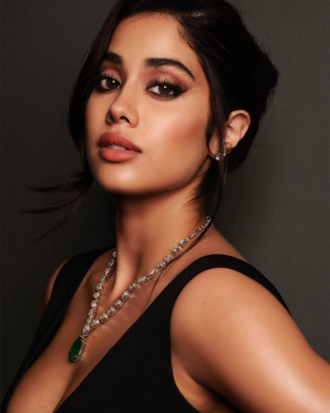 Janhvikapoor Photoshoot Pictures HD