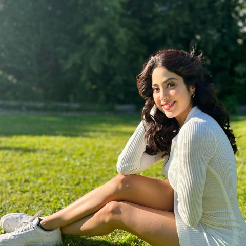 Janhvikapoor Photoshoot Pictures HD DpDp