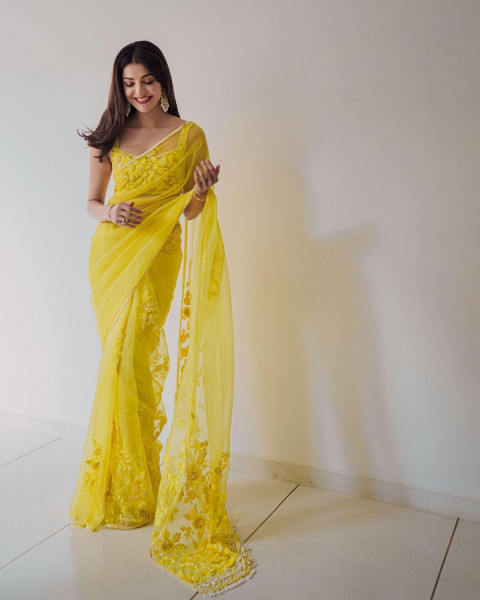Kajal Agarwal Beautiful HD Photoshoot Mobile Wallpapers HD