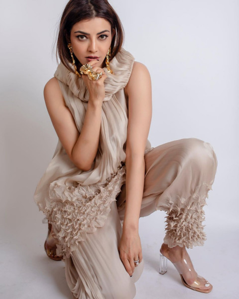 Kajal Agarwal Hot HD Photoshoot Mobile Wallpapers HD