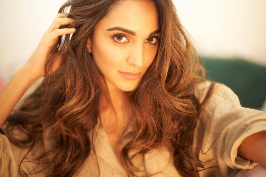 Kiara Advani Full Body Wallpaper Photos Dp