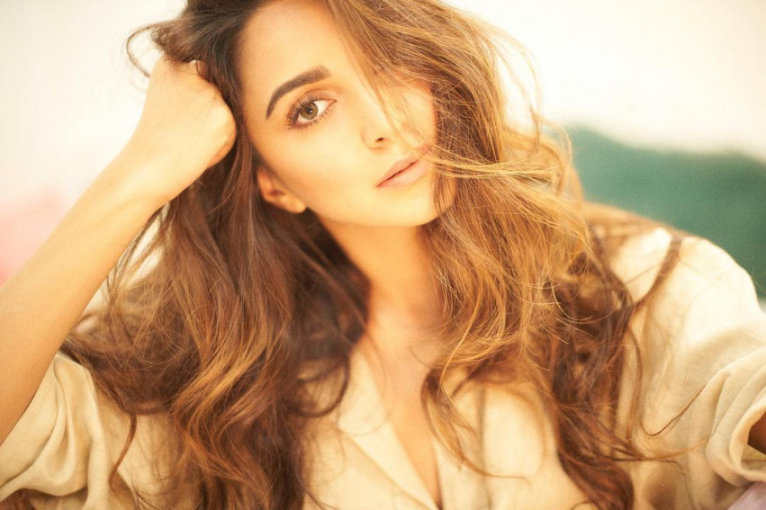 Kiara Advani Full Body Wallpaper Photos Pic