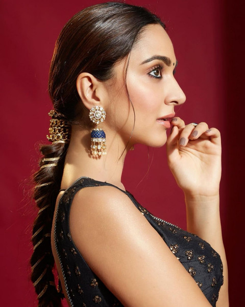 Kiara Advani Hd Images Photo For Wallpaper Dp