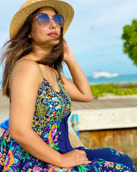 Killer Look Hina Khan DP For Mobile Wallpapers