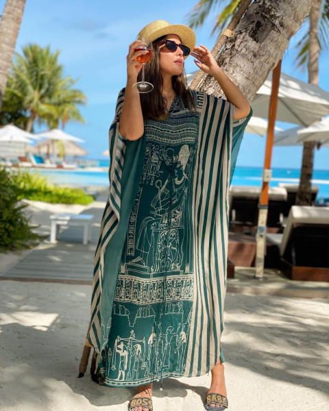 Killer Look Hina Khan DP For Mobile Wallpapers