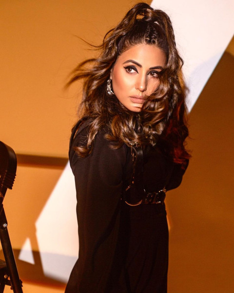 Killer Look Hina Khan Photos For Mobile Wallpaper