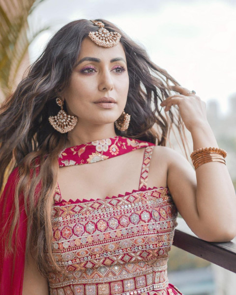 Killer Look Hina Khan Pic For Mobile Wallpaper s