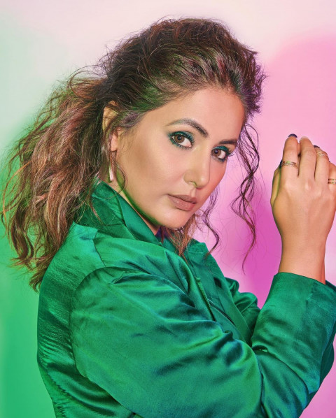 Killer Look Hina Khan Pic For Mobile Wallpaper s