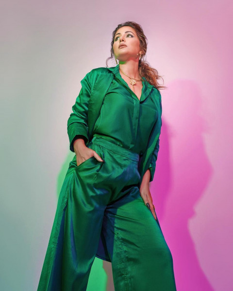 Killer Look Hina Khan Pic For Mobile Wallpaper s