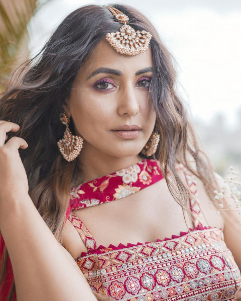 Killer Look Hina Khan Pic For Mobile Wallpaper s
