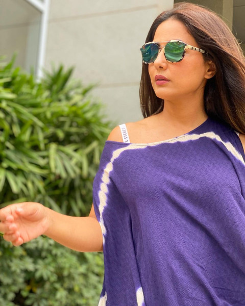 Killer Look Hina Khan Pic For Mobile Wallpaper s