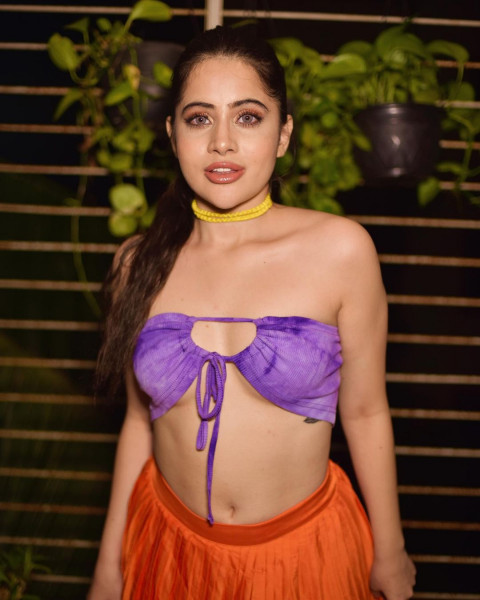 Latest Urfi Javed Beautiful Pics HD For Mobile   Wallpapers