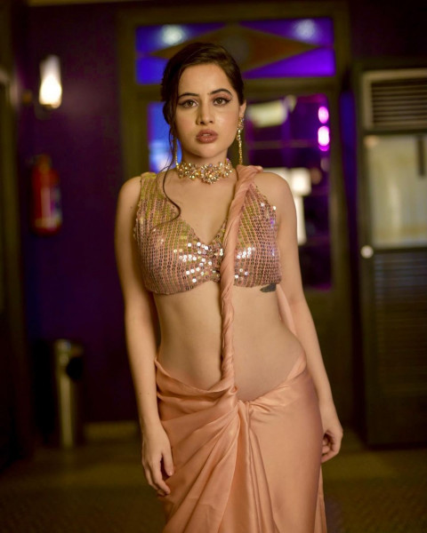 Latest Urfi Javed Beautiful Pics HD For Mobile   Wallpapers