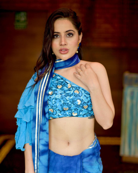 Latest Urfi Javed Beautiful Pics HD For Mobile   Wallpapers