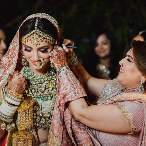 Latest Wedding Photoshoot Poses Wallpapers Full HD Pics