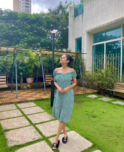 Model Anushka Sen Wallpaper HD Tv Star  (5)