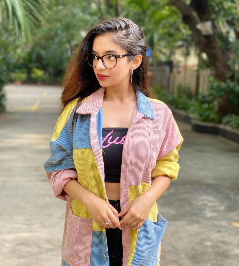 Model Anushka Sen Wallpaper HD Tv Star Dp