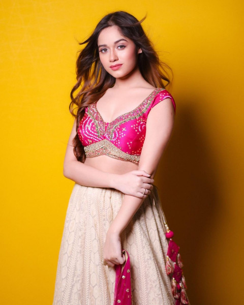 Model Jannat Zubair Pic Dp Wallpaper New