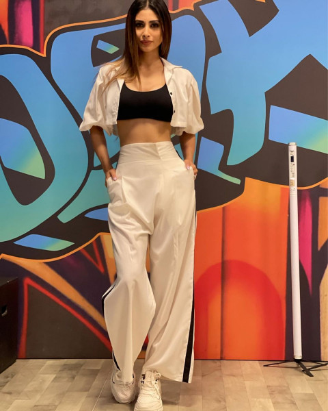 Mouni Roy Actress Full HD Wallpapers Images Photos