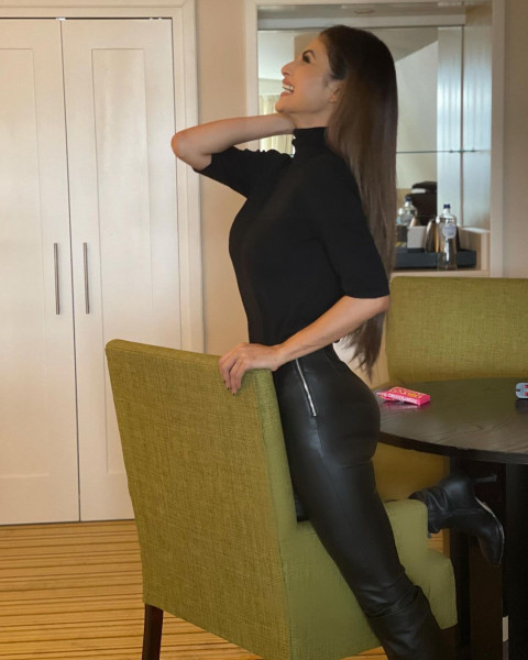 Mouni Roy Desktop HD Wallpapers Images Photos