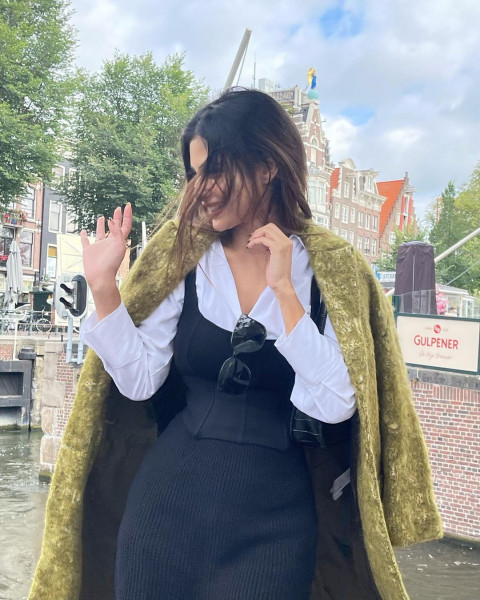 Mouni Roy Desktop HD Wallpapers Images Photos