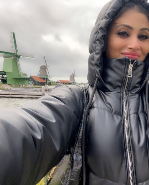 Mouni Roy Desktop HD Wallpapers Images Photos