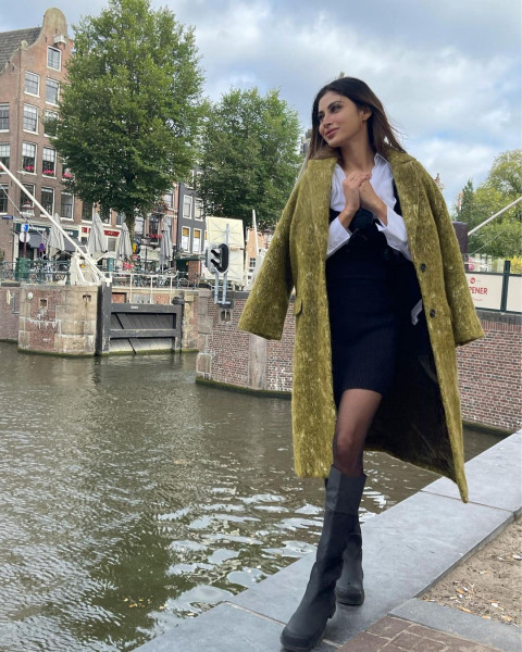 Mouni Roy Desktop HD Wallpapers Images Photos