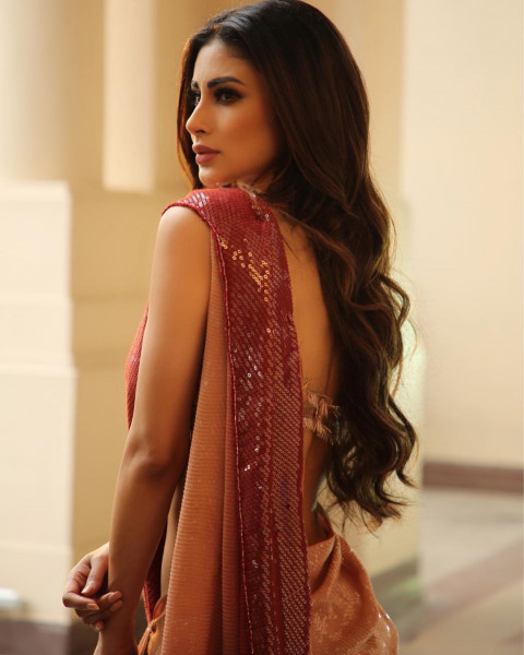 Mouni Roy HD Wallpapers Images Photos Download