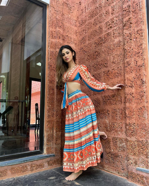 Mouni Roy HD Wallpapers Images Photos Download