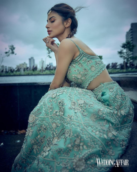 Mouni Roy HD Wallpapers Images WhatsApp DP Pic