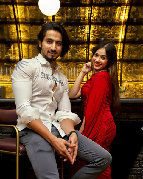 Mr  Faisu And Jannat Stylish Look Wallpaper Dp Pic