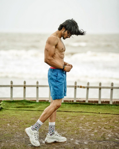 Mr  Faisu Shirt Less Body Pictures Full HD Pic