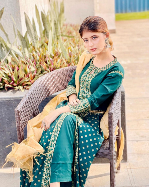 New Look Arishfa Khan Pic Download