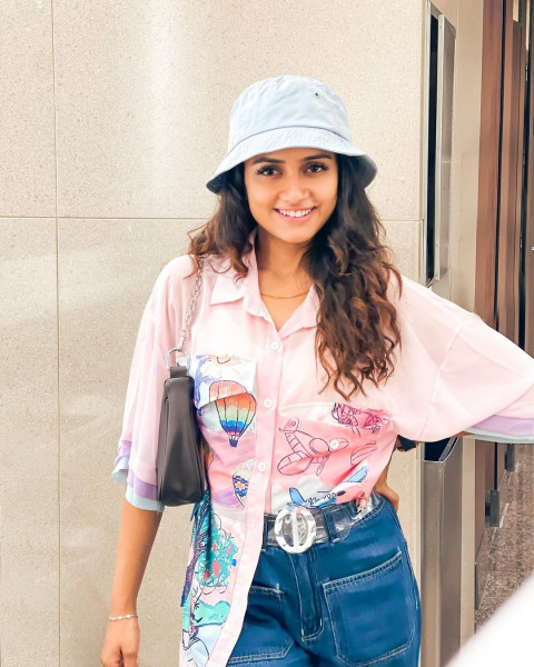 Nisha Guragain Beautiful Wallpaper Images Dp