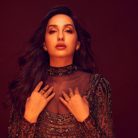 Nora Fatehi Latest Hot HD Photos & Mobile Wallpapers