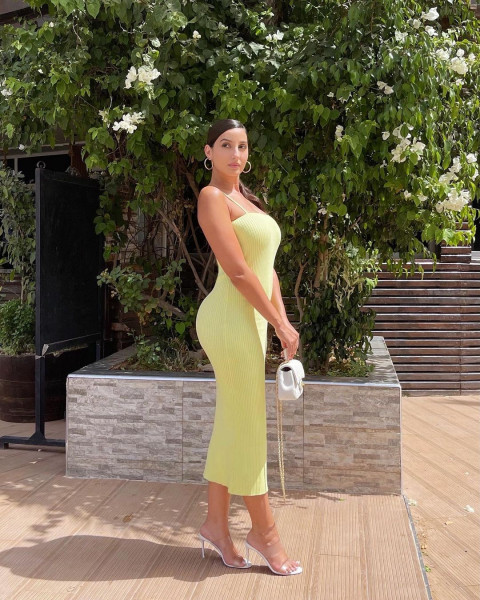 Nora Fatehi Latest Hot HD Photos & Mobile Wallpapers Pic