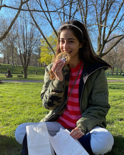 Outdor Ananya Pandey Full HD Pictures   Wallpaper