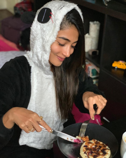 Photoshoot Pooja Hegde Wallpaper HD Images For WhatsApp DP