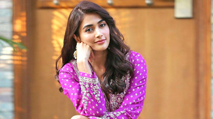 Pooja Hegde Beautiful HD Photoshoot Stills & Mobile Wallpapers