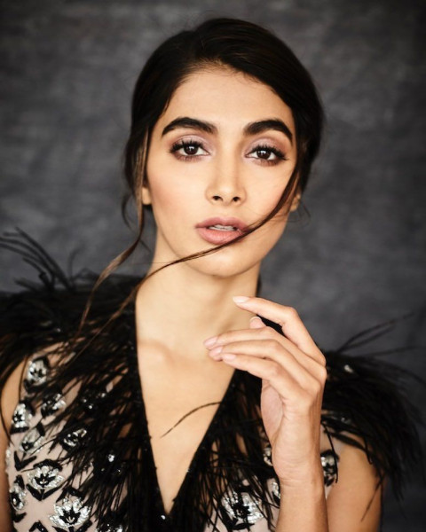 Pooja Hegde Beautiful HD Wallpaper Mobile Photos