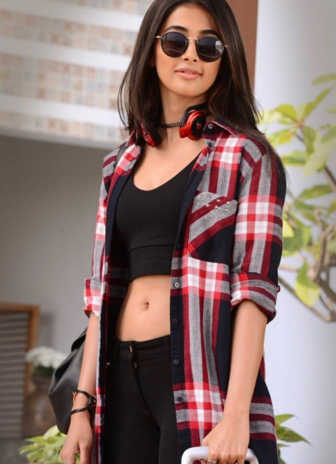 Pooja Hegde HD Wallpapers WhatsApp Status Dp Photos