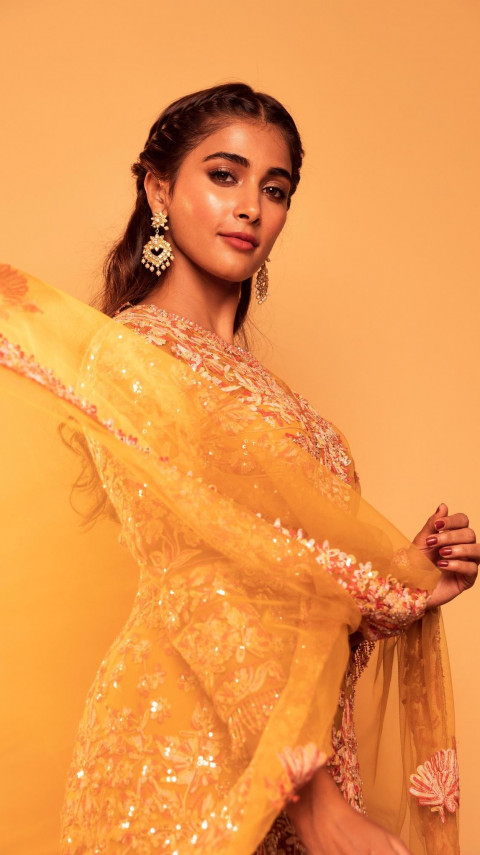 Pooja Hegde Hot Wallpapers Full HD Pictures Free Pic