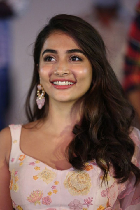 Pooja Hegde Latest Hot Photoshoot Wallpaper Full HD