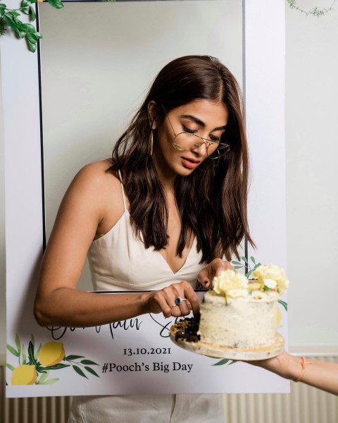 Pooja Hegde Mobile Wallpaper Full HD Pictures Images