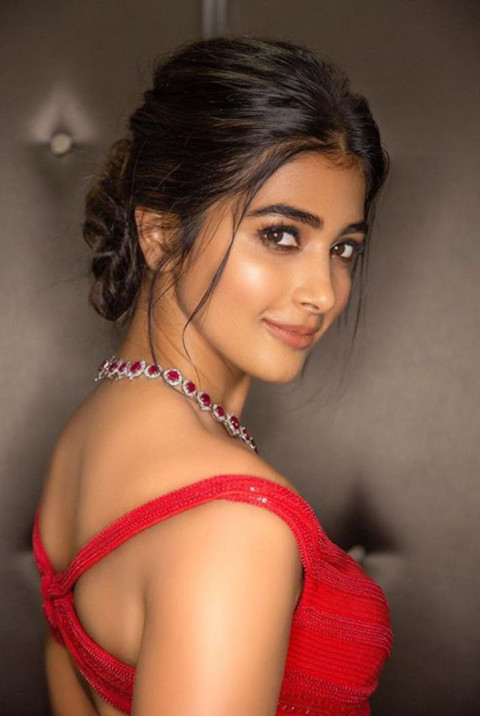 Pooja Hegde Mobile Wallpaper WhatsApp Status Dp Images