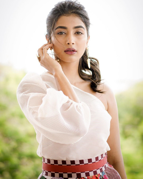Pooja Hegde Photo Download Full HD Whatsapp Dp Pic